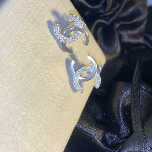 Brincos inspiração - CHANEL