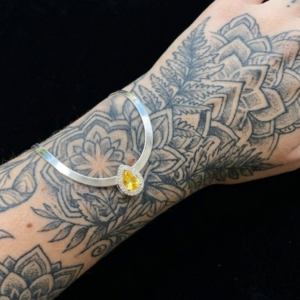 Gargantilha Laminada Com Pingente Gota Micro zircônias