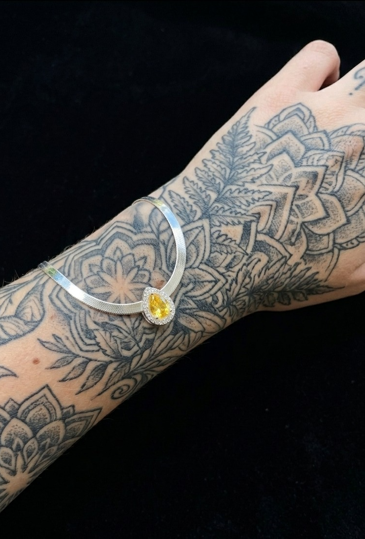 Gargantilha Laminada Com Pingente Gota Micro zircônias